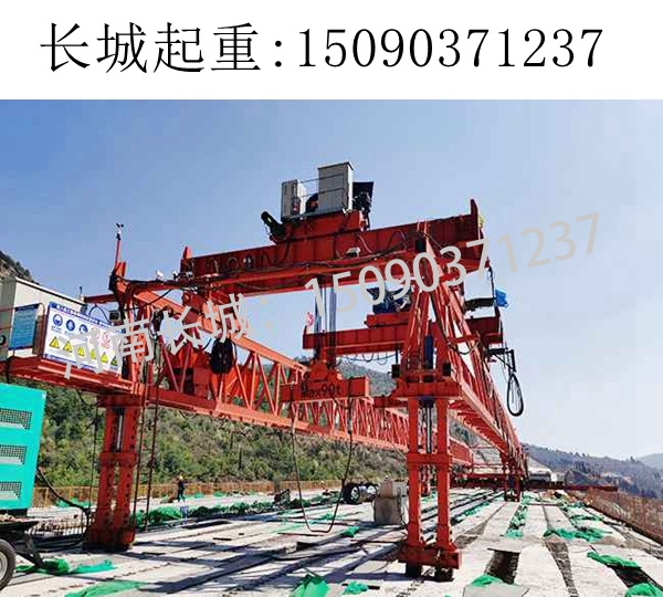 180T架橋機(jī)施工現(xiàn)場