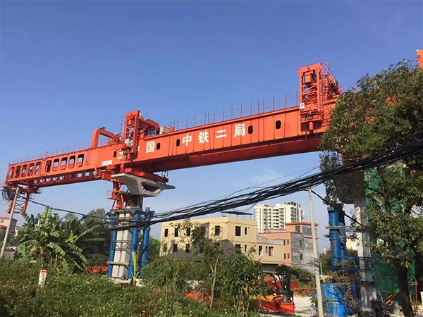 南寧2400噸節段拼架橋機