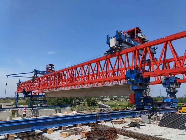 四川瀘州架橋機(jī)租賃廠家140噸雙導(dǎo)梁架橋機(jī)價(jià)格